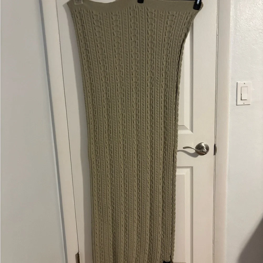 Saks Fifth Avenue Beige Cable Knit blanket
